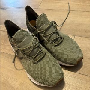 New Balance men shoes